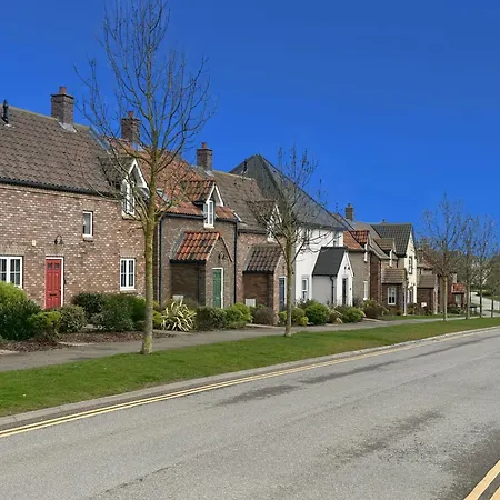 Baybreak - Part Of The The Bay Village With Pool, Gym And Direct Access, Pub, Restaurant, Tennis And Meadows Walks 度假居