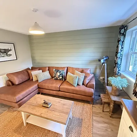 Baybreak - Part Of The The Bay Village With Pool, Gym And Direct Access, Pub, Restaurant, Tennis And Meadows Walks * Filey