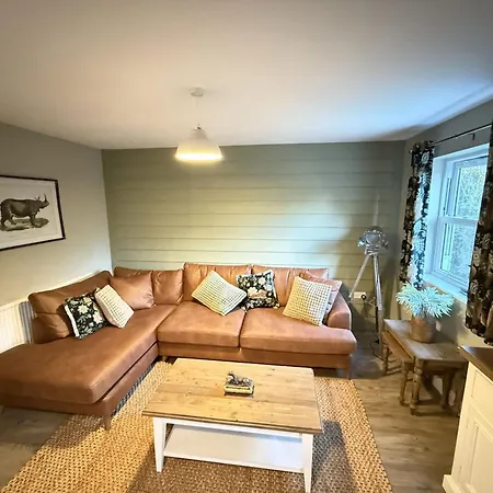 Baybreak - Part Of The The Bay Village With Pool, Gym And Direct Access, Pub, Restaurant, Tennis And Meadows Walks