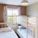 Baybreak - Part Of The The Bay Village With Pool, Gym And Direct Access, Pub, Restaurant, Tennis And Meadows Walks Feriehus