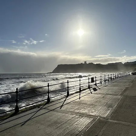 Baybreak - Part Of The The Bay Village With Pool, Gym And Direct Access, Pub, Restaurant, Tennis And Meadows Walks * Filey
