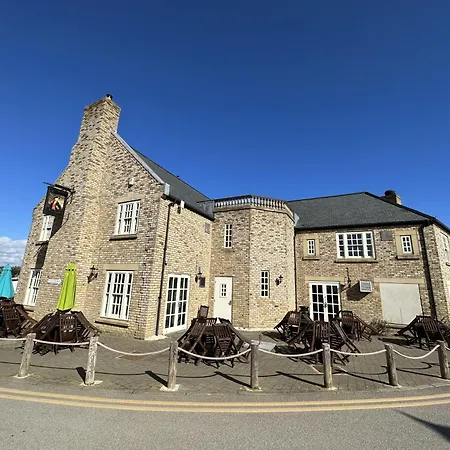 Holiday home Baybreak - Part Of The The Bay Village With Pool, Gym And Direct Access, Pub, Restaurant, Tennis And Meadows Walks Filey