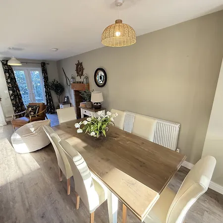 Baybreak - Part Of The The Bay Village With Pool, Gym And Direct Access, Pub, Restaurant, Tennis And Meadows Walks Filey