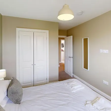 Baybreak - Part Of The The Bay Village With Pool, Gym And Direct Access, Pub, Restaurant, Tennis And Meadows Walks * Filey