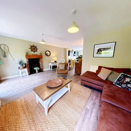Baybreak - Part Of The The Bay Village With Pool, Gym And Direct Access, Pub, Restaurant, Tennis And Meadows Walks Holiday home *