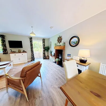 Baybreak - Part Of The The Bay Village With Pool, Gym And Direct Access, Pub, Restaurant, Tennis And Meadows Walks * Filey