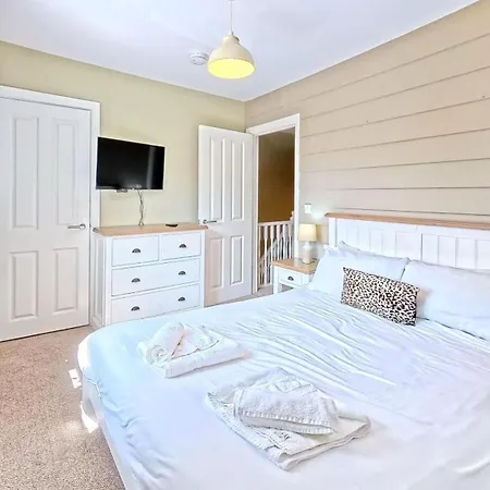Holiday home Baybreak - Part Of The The Bay Village With Pool, Gym And Direct Access, Pub, Restaurant, Tennis And Meadows Walks