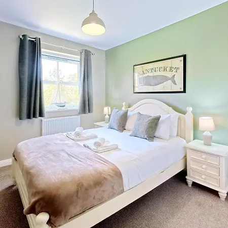 Holiday home Baybreak - Part Of The The Bay Village With Pool, Gym And Direct Access, Pub, Restaurant, Tennis And Meadows Walks *